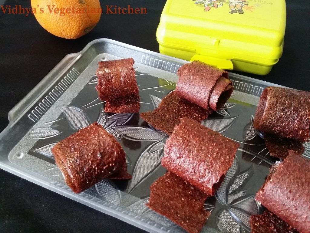 Baked Strawberry And Dates Fruit Rolls