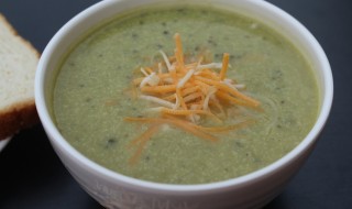 Broccoli and Cheddar Cheese Soup